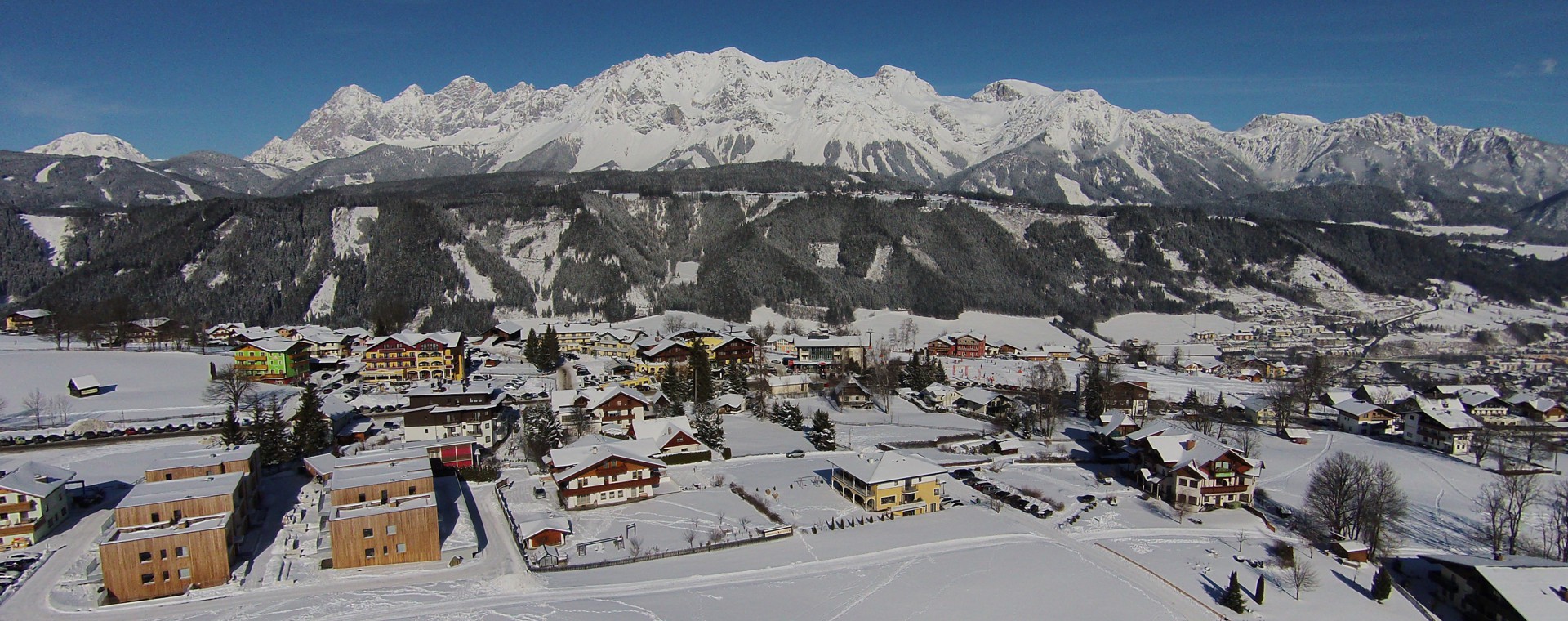 Der Dachstein im Hintergrund